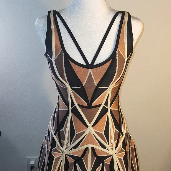 HERVE LEGER brand new, geometric, never worn A-line dress size small - Picture 3 of 9